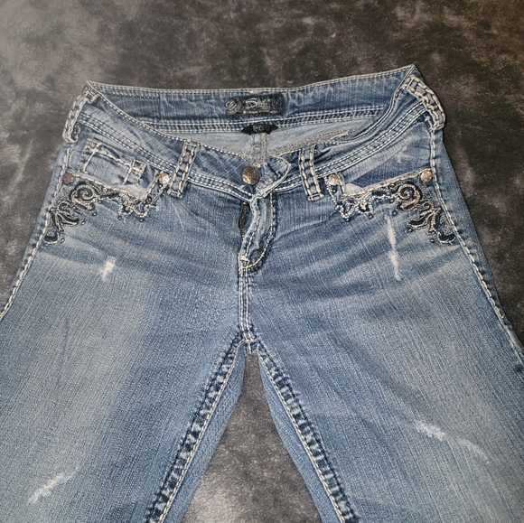 Silver Jeans - Picture 4 of 5